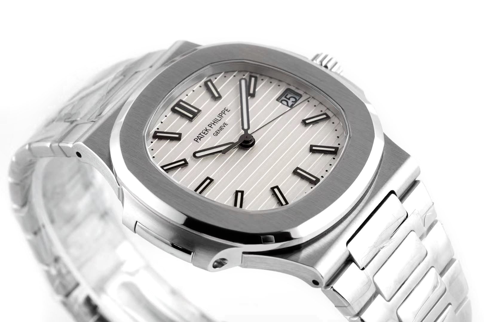 Nautilus Jumbo 5711/1A-011 White Dial
