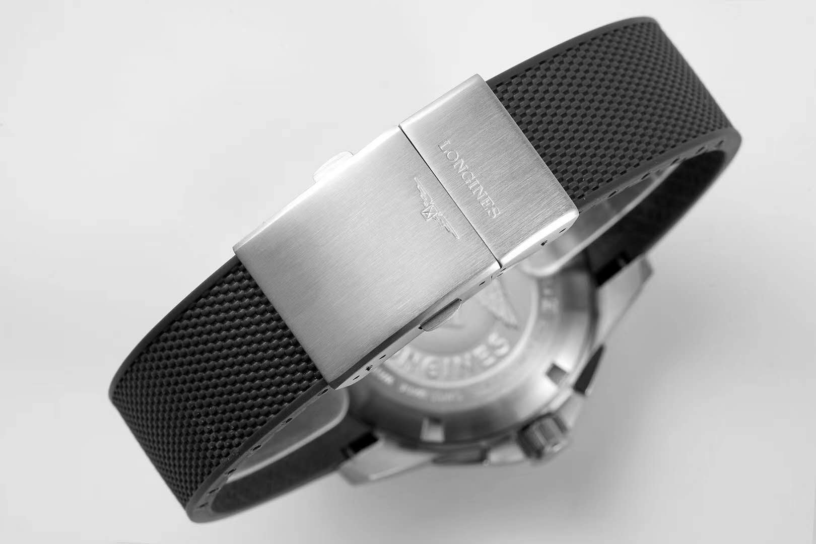 Hydroconquest Black Dial on Rubber Strap