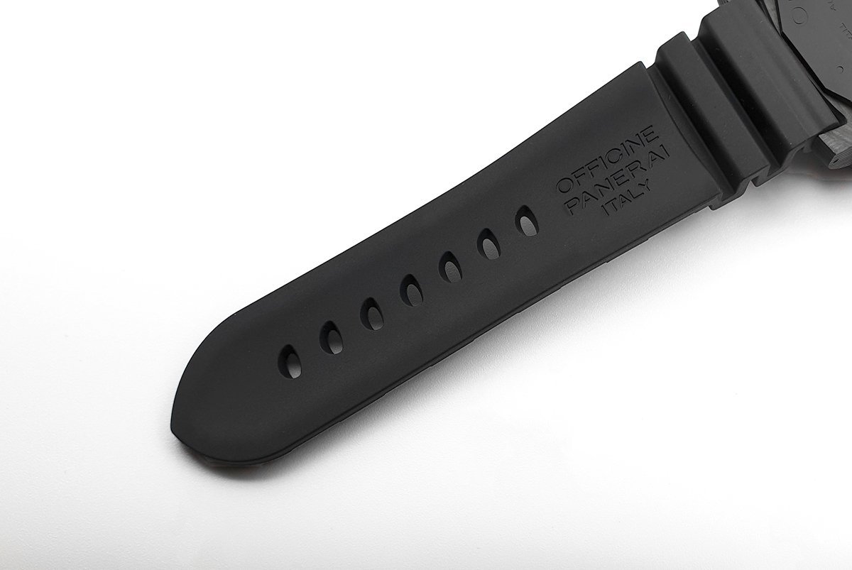 PAM1616 Luminor Submersible Carbotech