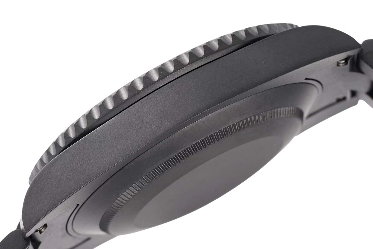 Submariner 116610LN in PVD Black